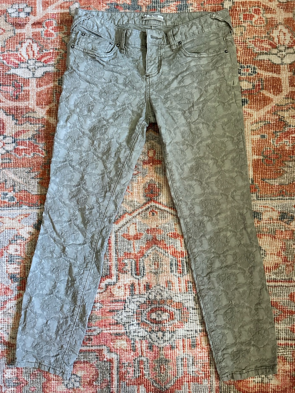 Free People Stone Gray Textured Skinny Low Rise Jeans Size 29